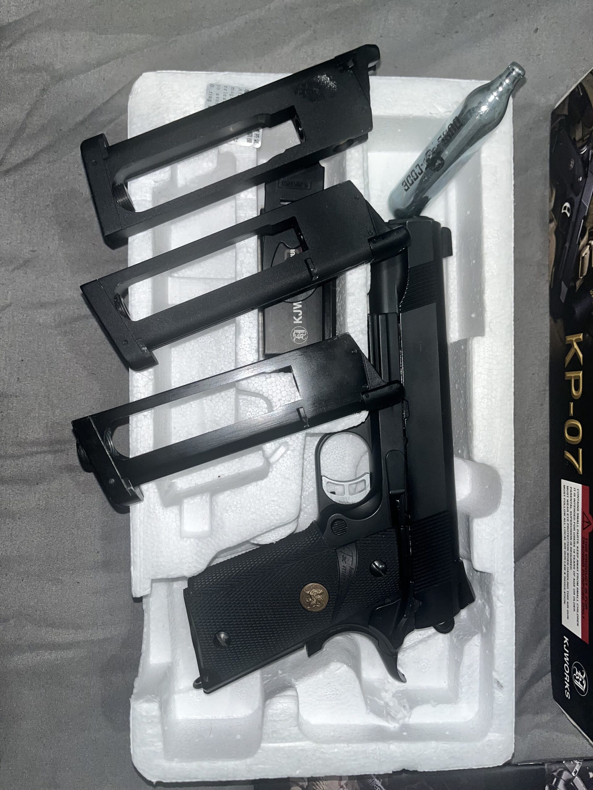 Réplica KP-07 FULL METAL