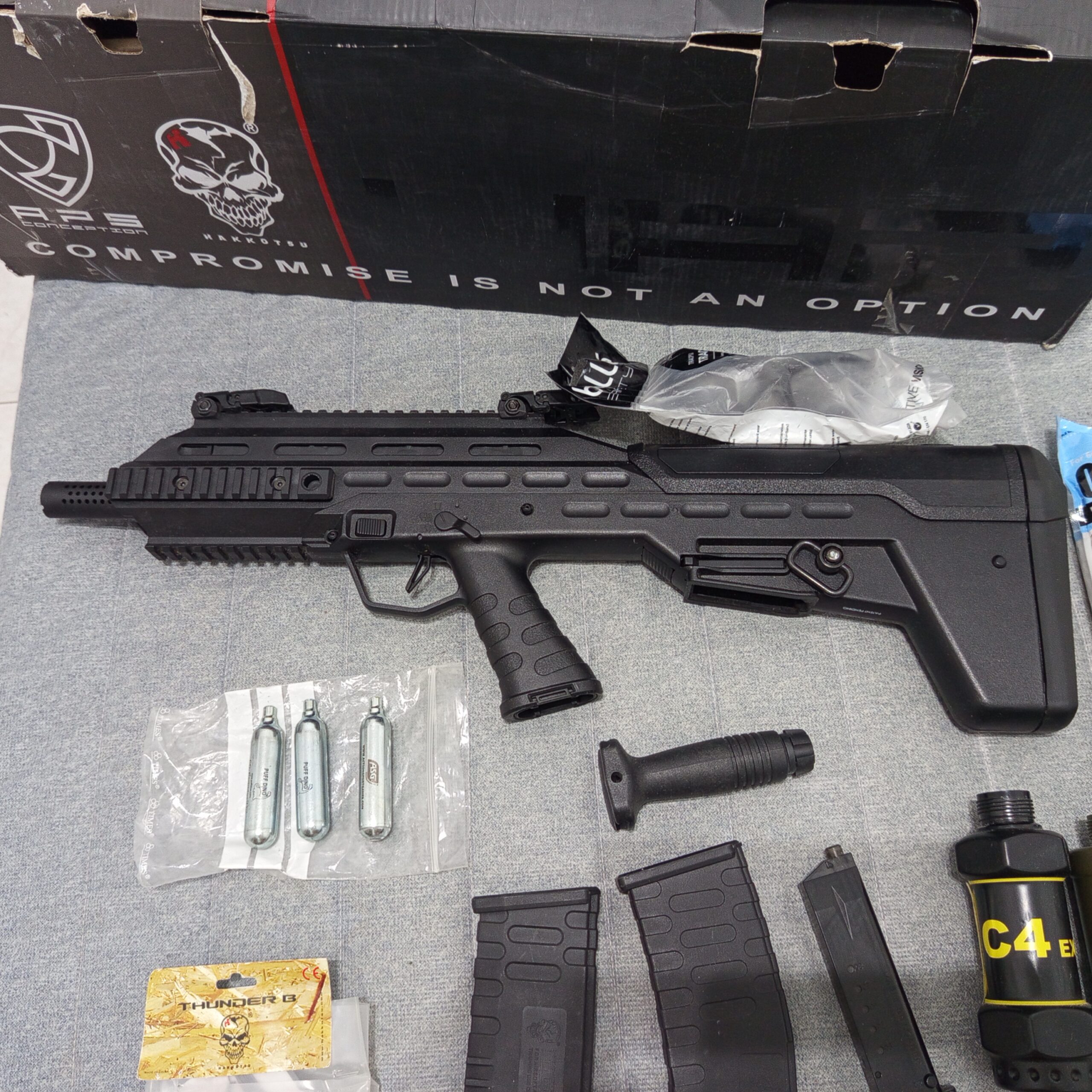 APS UAR501B Urban Assault Rifle + lote completo – Barcelona