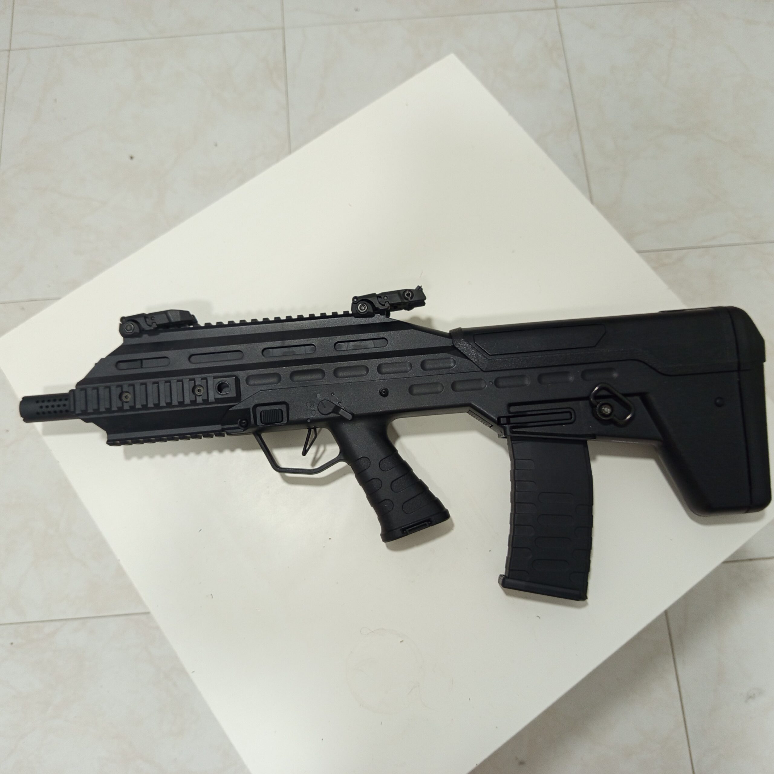 APS UAR501B Urban Assault Rifle + lote completo – Barcelona