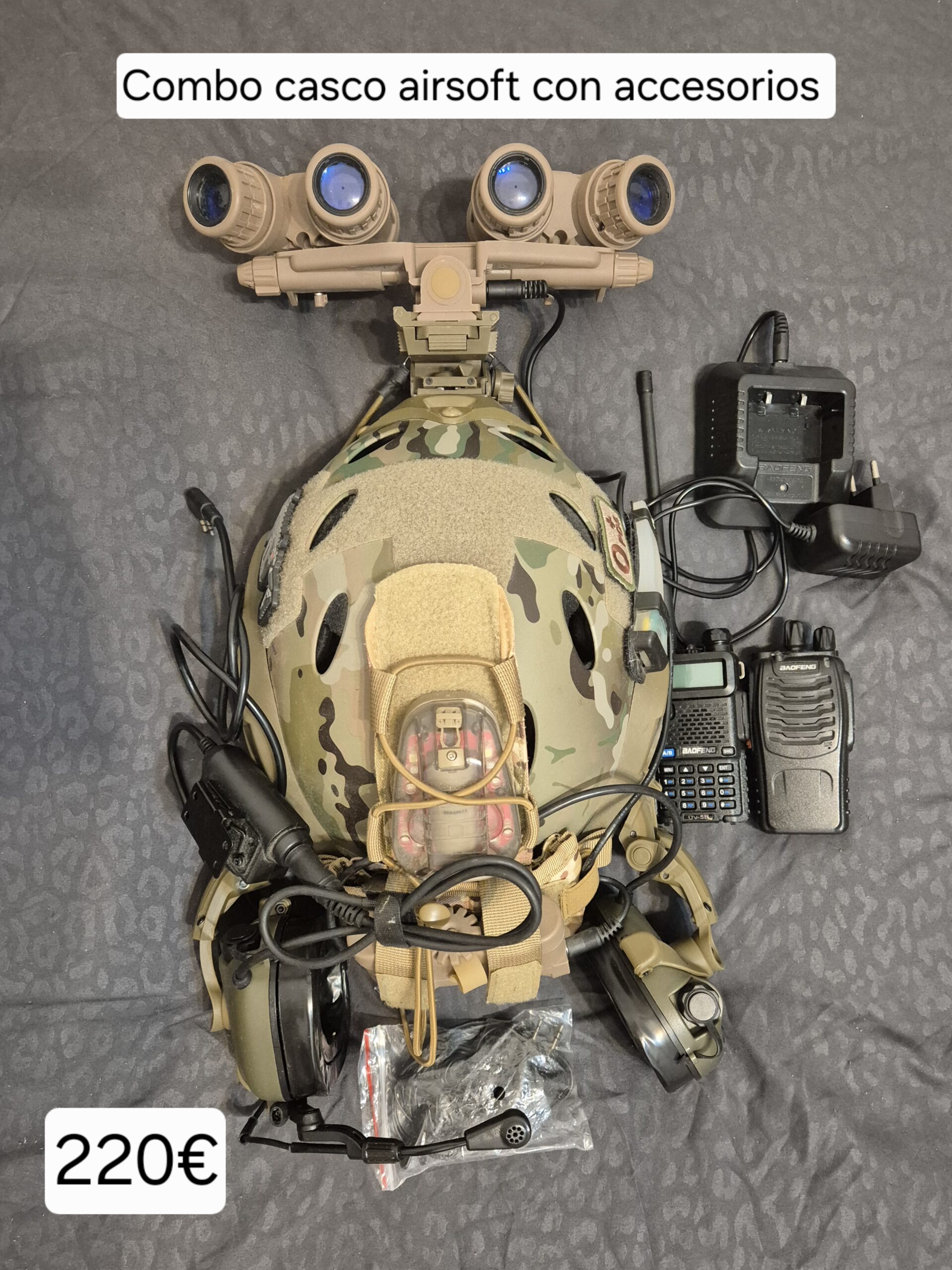 Como Casco airsoft con accesorios usado en Alicante