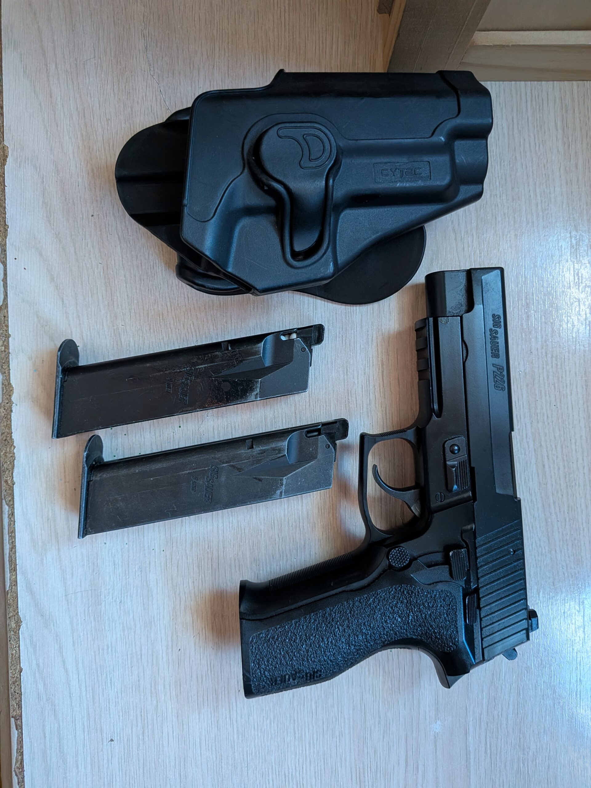 P226 tokyo narui + cargadores y funda